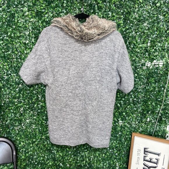 Chicos sweater with faux fur collar - Picture 5 of 8